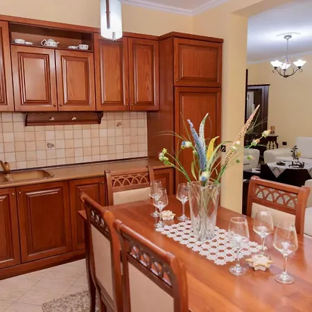 Villa Heart Of Tirana